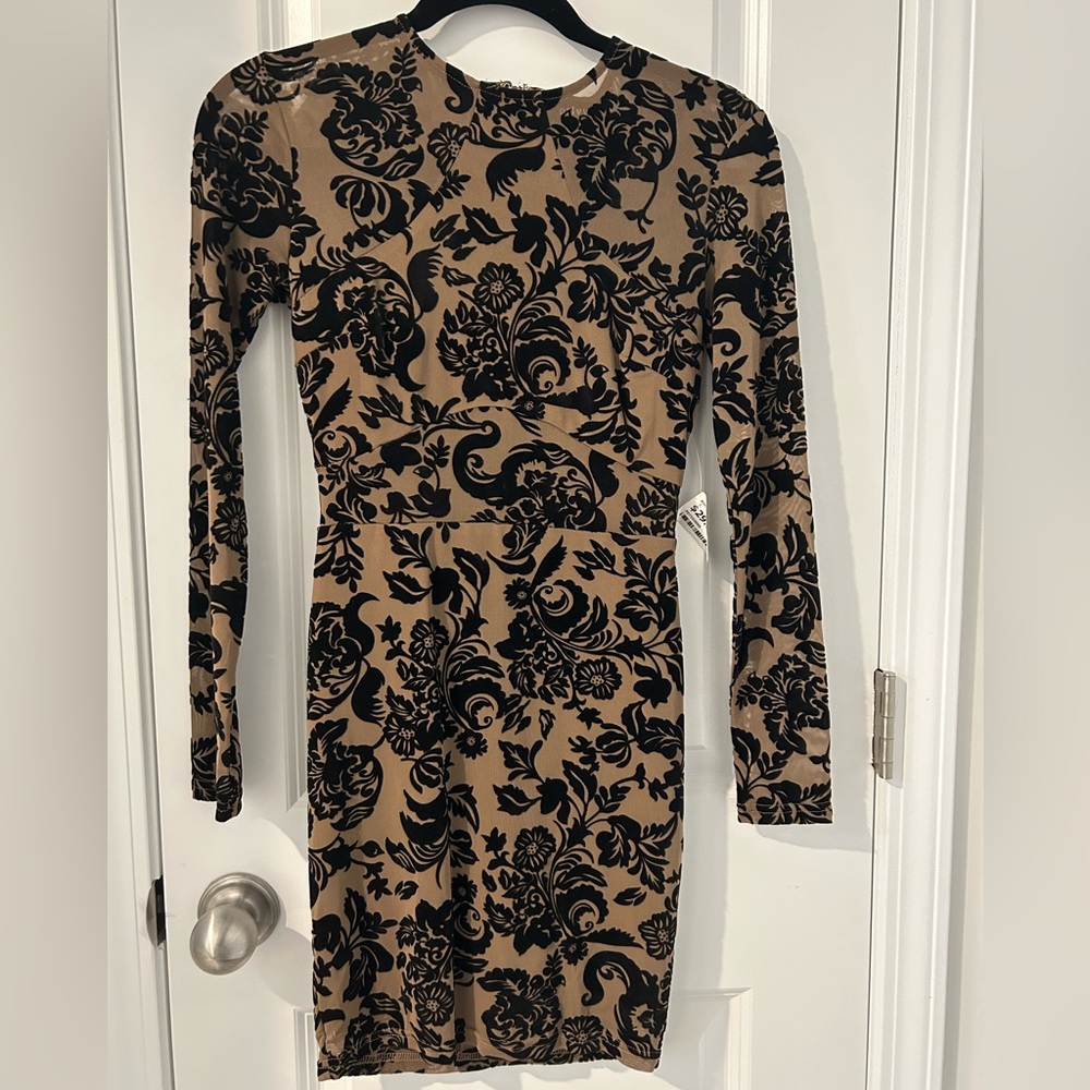 NWT Damask Print Long Sleeve Mini Dress